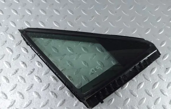 Toyota Corolla Cross Front door vent window glass four-door 6821516010