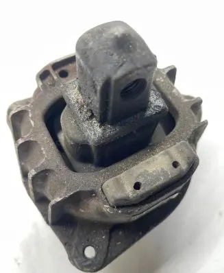 BMW 5 F10 F11 Engine mount bracket 6777371 68623513 2036040