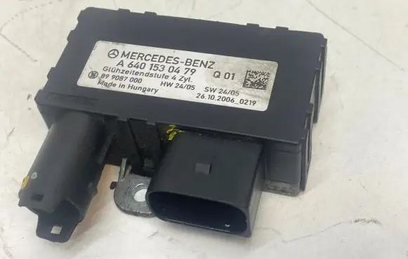 Mercedes-Benz B W245 Glow plug pre-heat relay A6401530479 899087000 261020060219