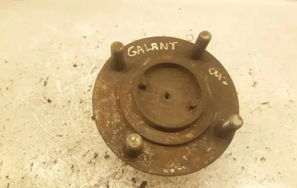 Mitsubishi Galant Rear wheel bearing hub 