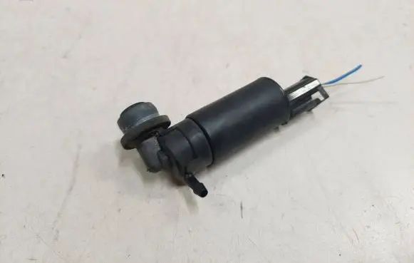 Toyota Corolla Verso E121 Windscreen/windshield washer pump