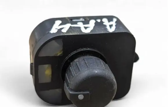 Audi A4 S4 B6 8E 8H Wing mirror switch 8E0959565