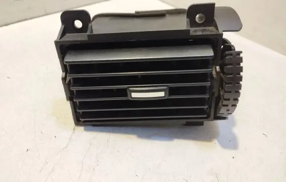 Nissan X-Trail T30 Dashboard side air vent grill/cover trim 687608H300