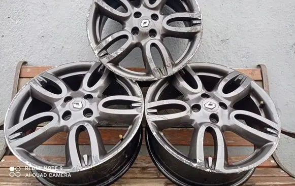 Renault Clio I R17 alloy rim 