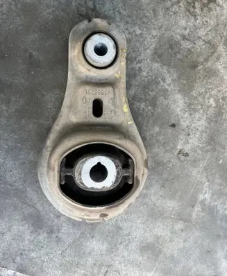 Renault Trafic III (X82) Engine mount vacuum valve 8200675206 112388746R