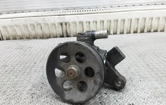 Honda CR-V Power steering pump