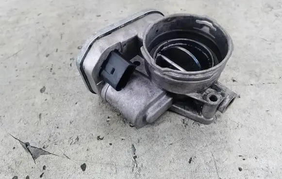 Audi A3 S3 8P Throttle body valve 038128063G