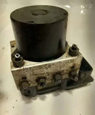 Skoda Roomster (5J) ABS Pump 6r0907379l