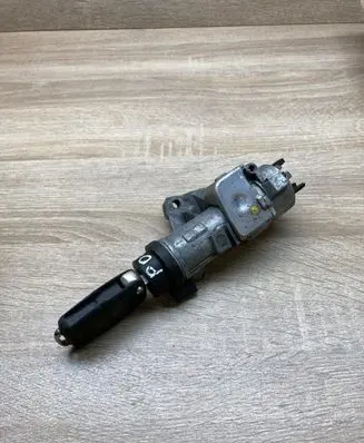 Volkswagen Polo IV 9N3 Ignition lock 4B0905851G 4B0905849