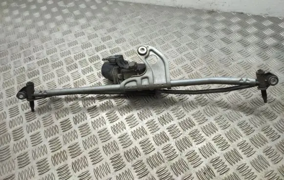 Mini One - Cooper Clubman R55 Front wiper linkage and motor