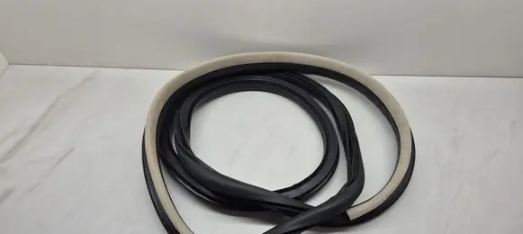 Renault Talisman Front door rubber seal 