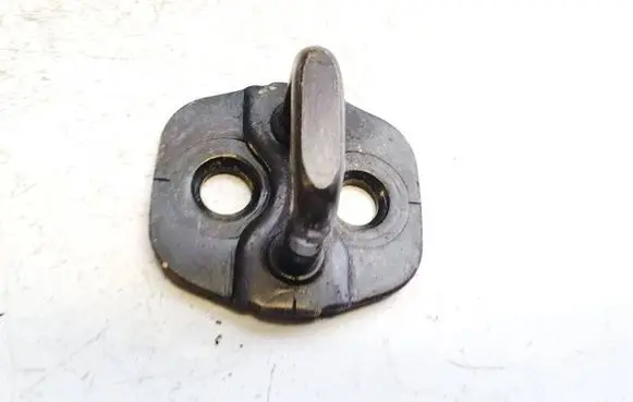 Nissan Note (E11) Front door lock loop/hook striker 6801