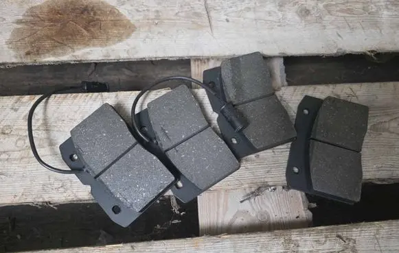 Iveco Daily 1st gen Brake pads (front) 571422J