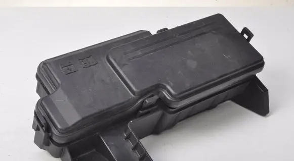 Land Rover Defender Fuse box cover M8B2-14A076-BA
