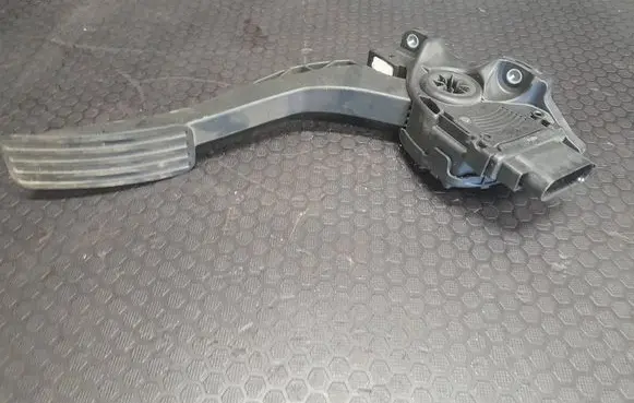Jaguar XF X250 Accelerator throttle pedal 9X239F832AA C95YE04 6PV00969800