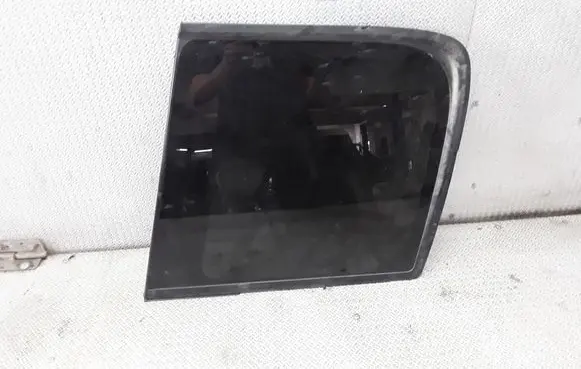 Nissan X-Trail T30 Rear side window