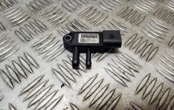 Audi A3 S3 8P Exhaust gas pressure sensor 076906051B