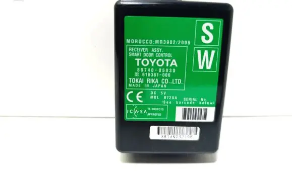 Toyota Avensis T270 Door control unit/module 8974005030