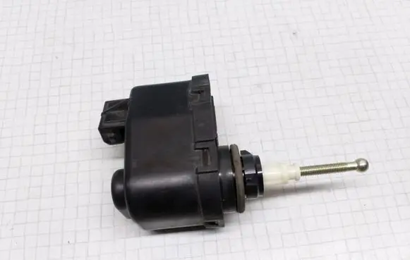 Audi 100 S4 C4 Headlight level adjustment motor 00437545