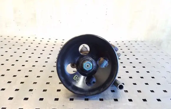 KIA Sorento Power steering pump 571002P010