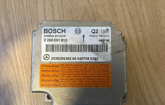 Mercedes-Benz C W203 Airbag control unit/module 0285001813 2038206385