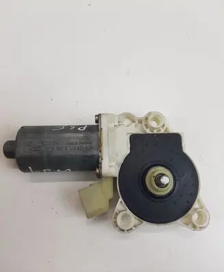 Mercedes-Benz E W211 Front door window regulator motor A2118202942
