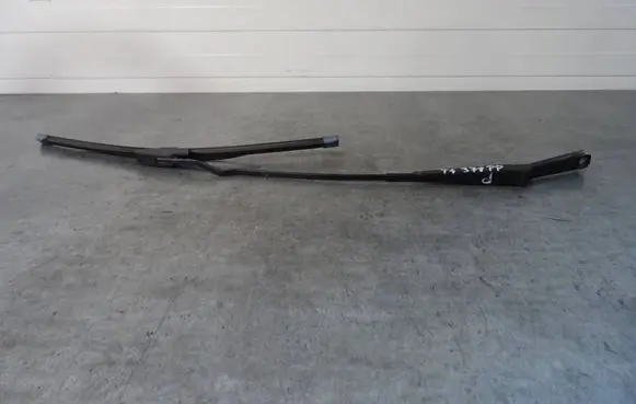 Volkswagen Transporter - Caravelle T4 Front wiper blade arm