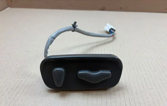 Nissan King Cab, Navara Seat control switch