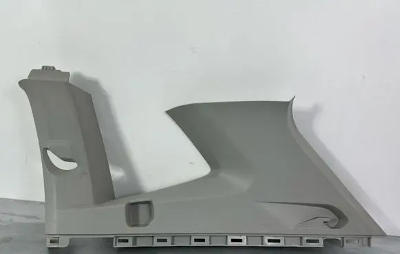 (D)pillar trim (top)