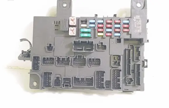 Mitsubishi Eclipse Cross Fuse module 8637B496