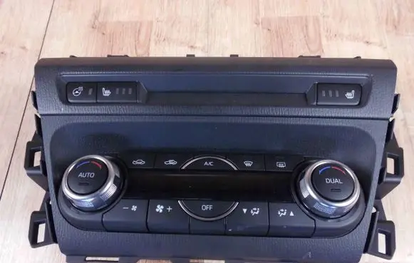 Mazda 3 III Climate control unit BAER61190D