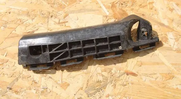 Toyota Yaris Front bumper mounting bracket 525360D090 0090