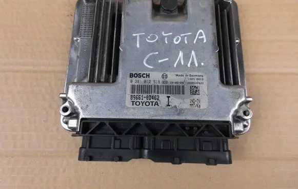 Toyota Yaris Engine control unit/module 896610D462 0281012518