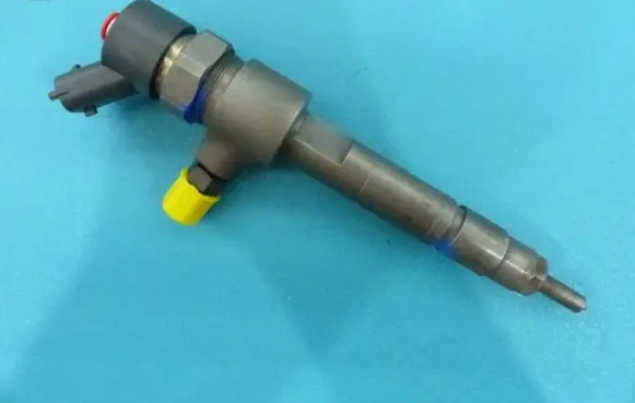 Fuel injector