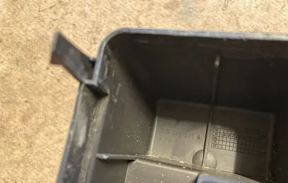 Audi TT Mk1 Fuse box cover 1J0941385A