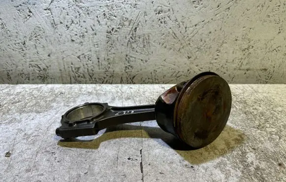 Dodge Challenger Piston with connecting rod