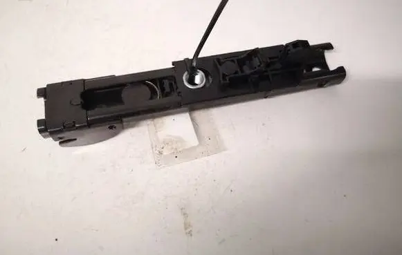Volkswagen Jetta V Seat belt adjustment rail 1T0857819