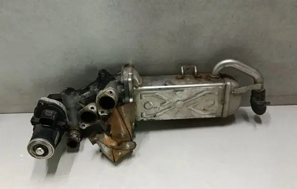 Skoda Superb B6 (3T) EGR valve cooler 03L131512BL