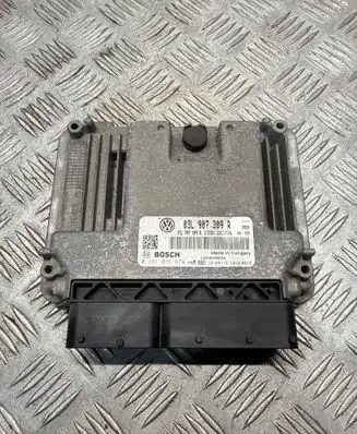 Volkswagen Touran II Engine control unit/module 03L907309R