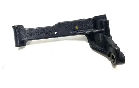 Toyota Avensis T270 Engine mounting bracket 3311805010