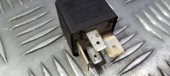 Audi A4 S4 B5 8D Other relay 443951253J 899511000