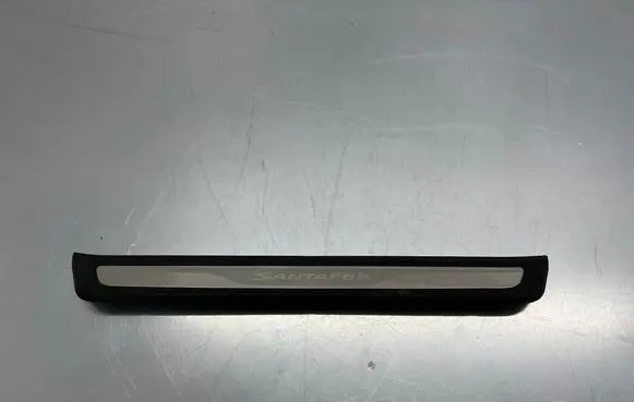Hyundai Santa Fe Front sill trim cover 858732W500