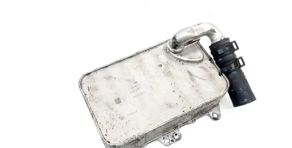 Volkswagen Touareg II Engine oil radiator 059117015P