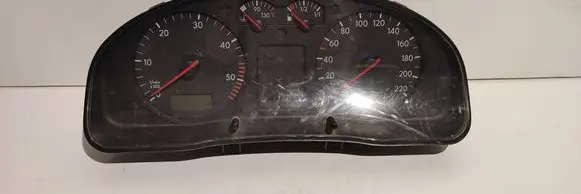 Volkswagen PASSAT B5 Speedometer (instrument cluster) 11000879302 3H0919861K
