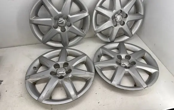 Toyota Prius (XW20) R16 wheel hub/cap/trim 