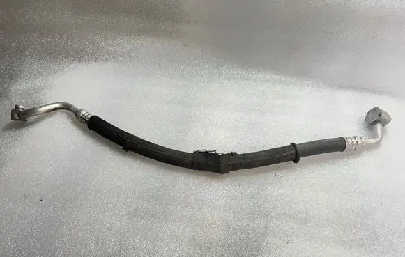 Audi A8 S8 D2 4D Air conditioning (A/C) pipe/hose 4D0260707T