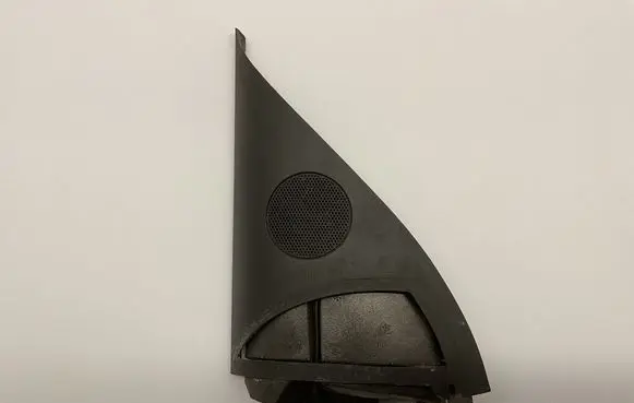 Front door high frequency speaker