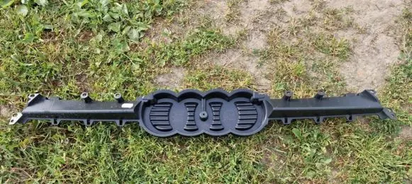 Audi Q3 8U Front bumper upper radiator grill 8U0853037A 156240