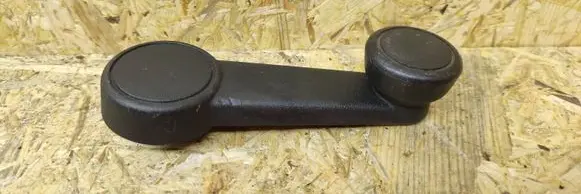 Ford Fiesta Front door window winding handle A23342