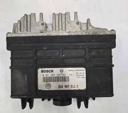 Volkswagen Golf III Engine control unit/module 8A0907311K 26SA3007 0261203182